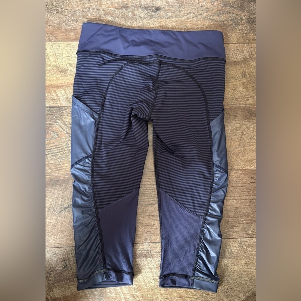 NWOT Lululemon Cut The Crop 1/8 Stripe Cadet Blue Athletic Leggings size 6 - Picture 5 of 5